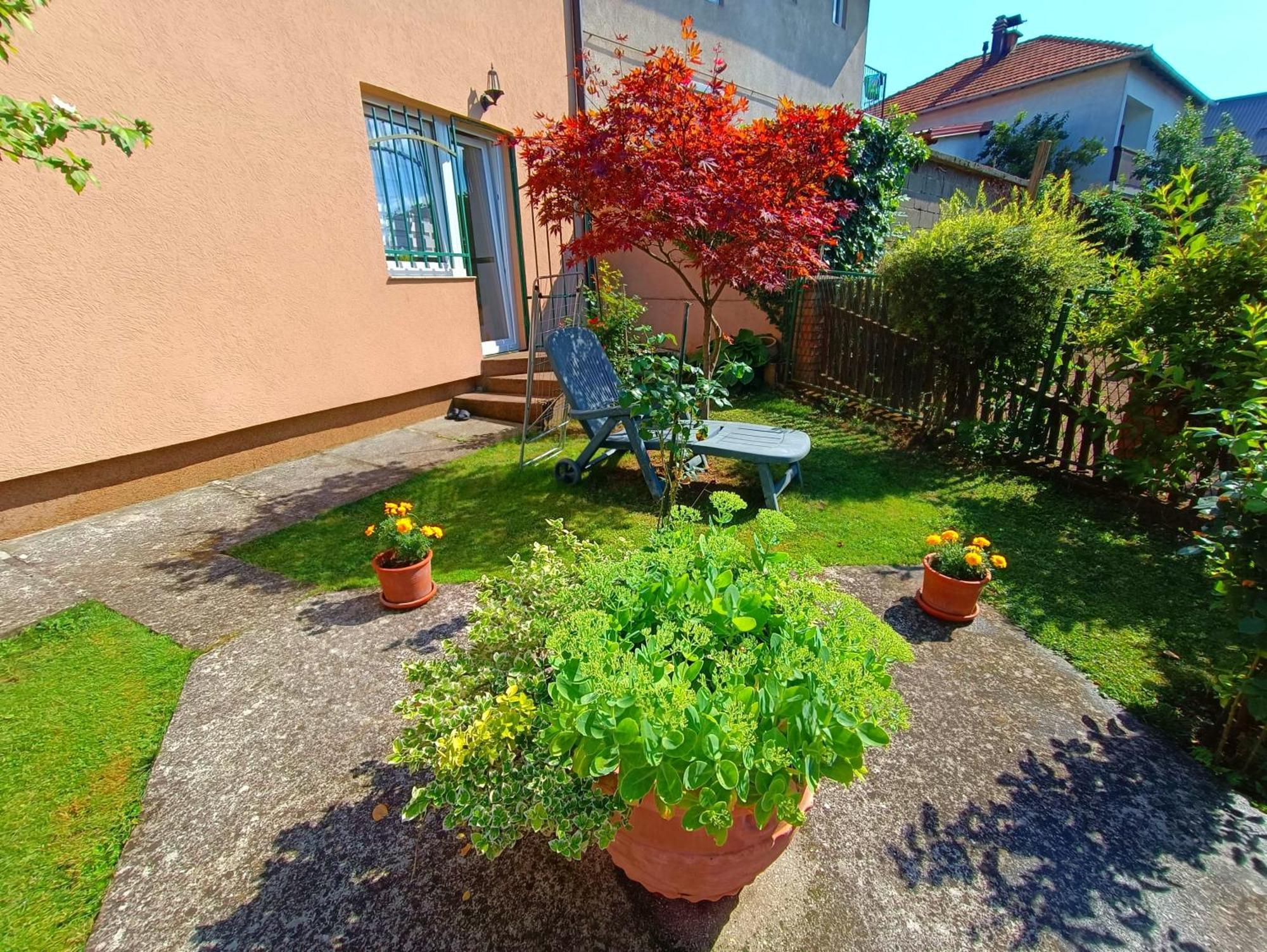 Garden Free Parking Apartman Szarajevó Szoba fotó