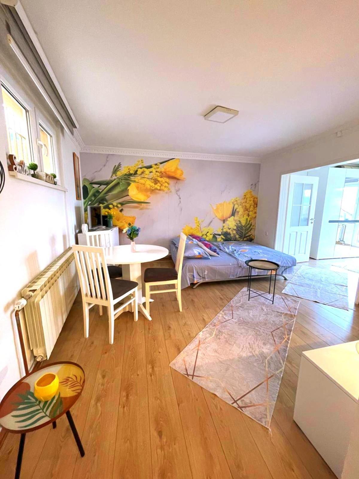 Garden Free Parking Apartman Szarajevó Szoba fotó
