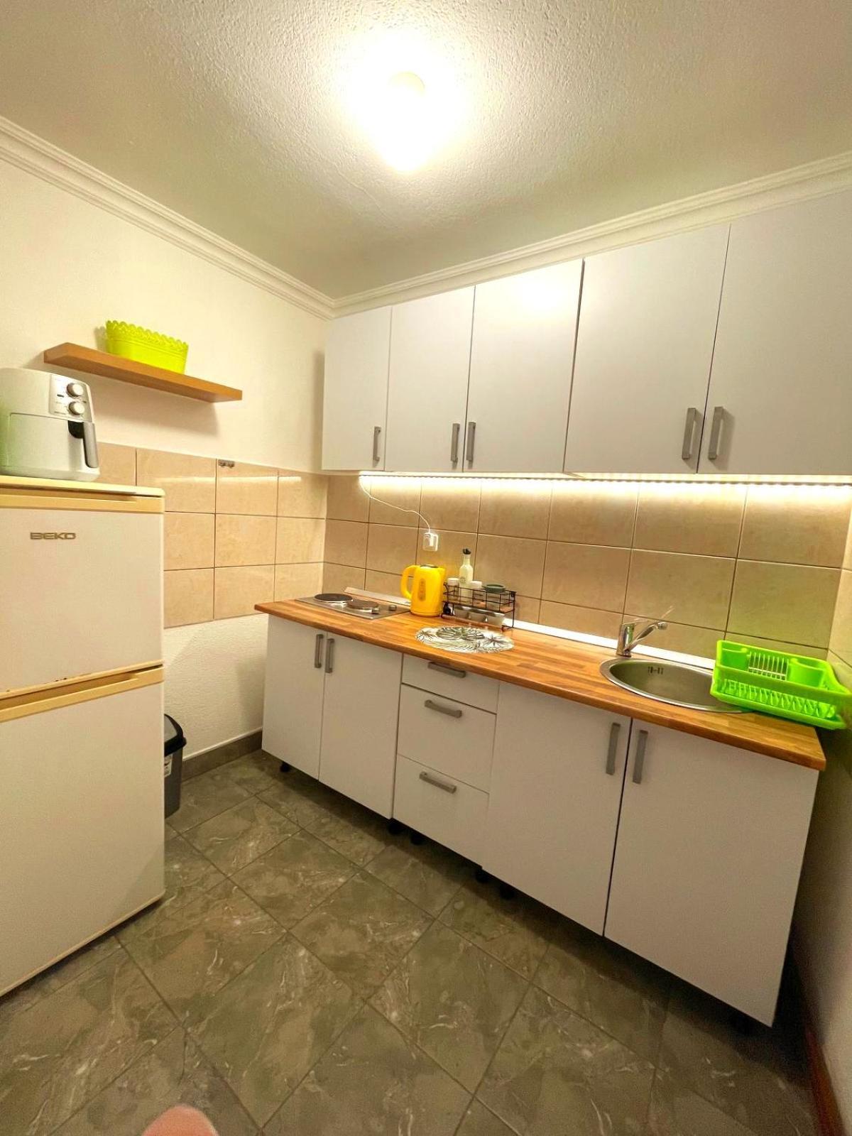 Garden Free Parking Apartman Szarajevó Szoba fotó